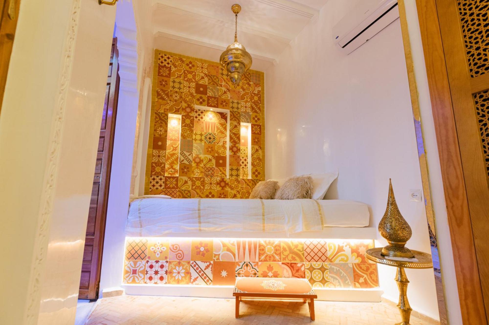 טנג'יר Riad Villa With Mediterranean Sea Views Of Spain And Gibraltar מראה חיצוני תמונה